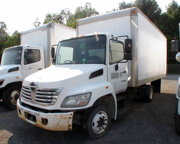 .  Hino 258, 2009, 7.6L, AT-HB, 20ft Box, 90in Door, N#1239 - Image 3