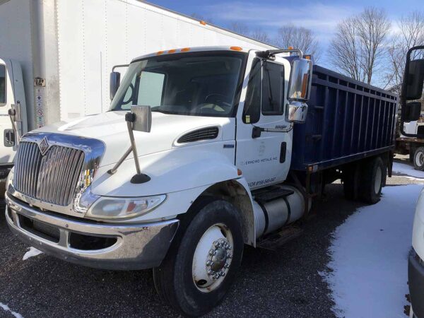 .  International 4300M7, 2009, 6.4L, AT HB, 18ft Blue Dump, r, N#1373