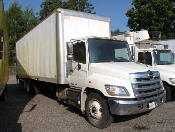 .auction, Hino 338, 2012, 7.6L, AutoT-HydrB, 26ft Box, 96in Door, TG, N#2170