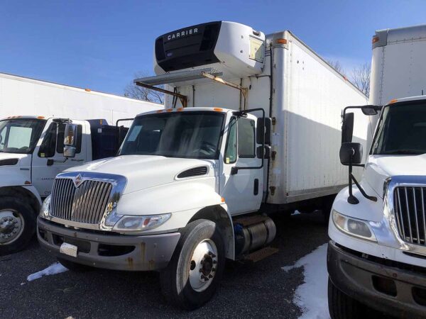 .  International 4300, 2018, Cummins 6.7L, AT-HB, 26ft Reefer w/heat, 88in +Side Door, TG, r, N#2841