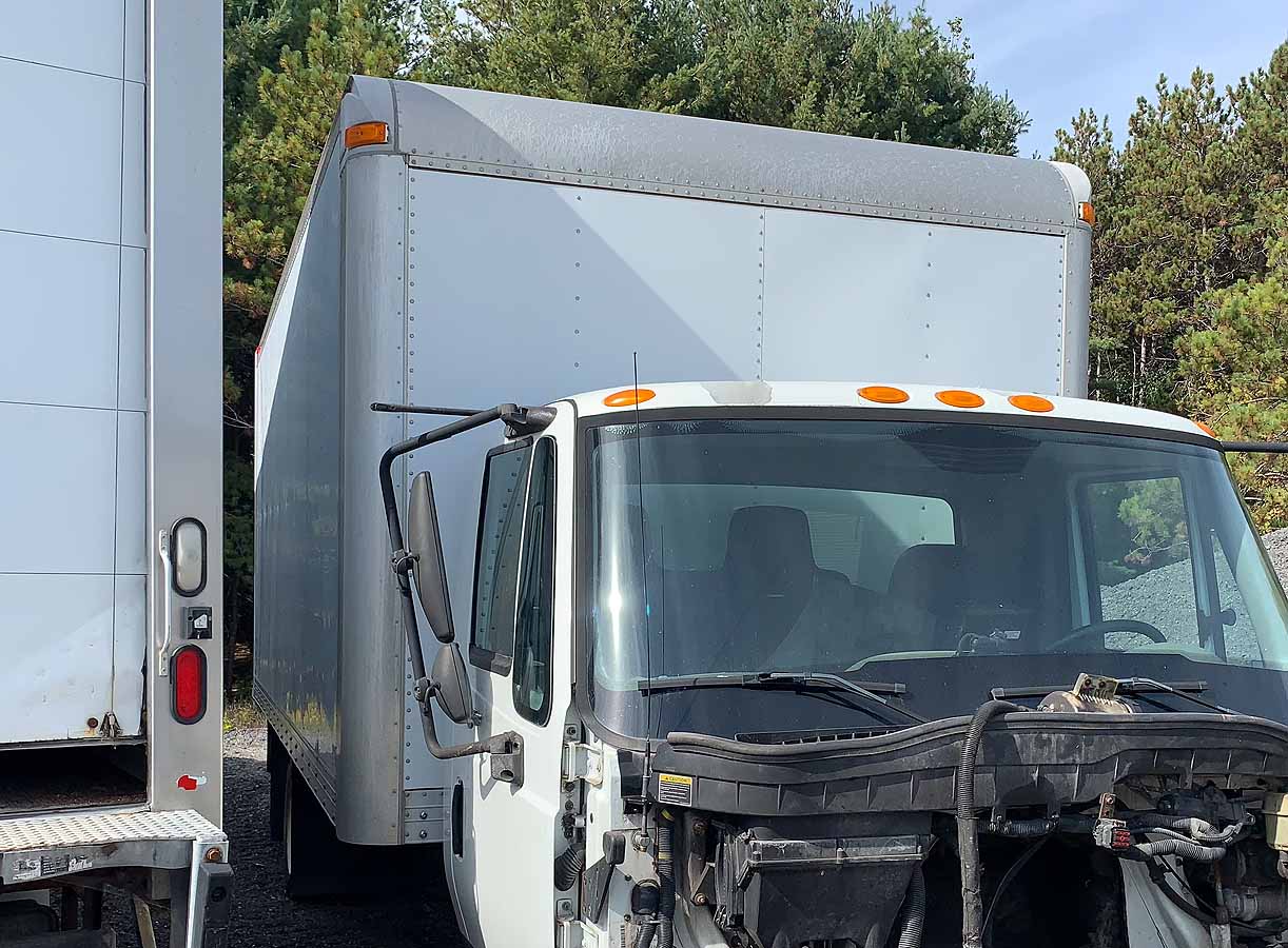 . 18ft Box, 80in Rollup Door, 102in W, Multivans 2012, Liftgate, N#D18-2072 - Image 4