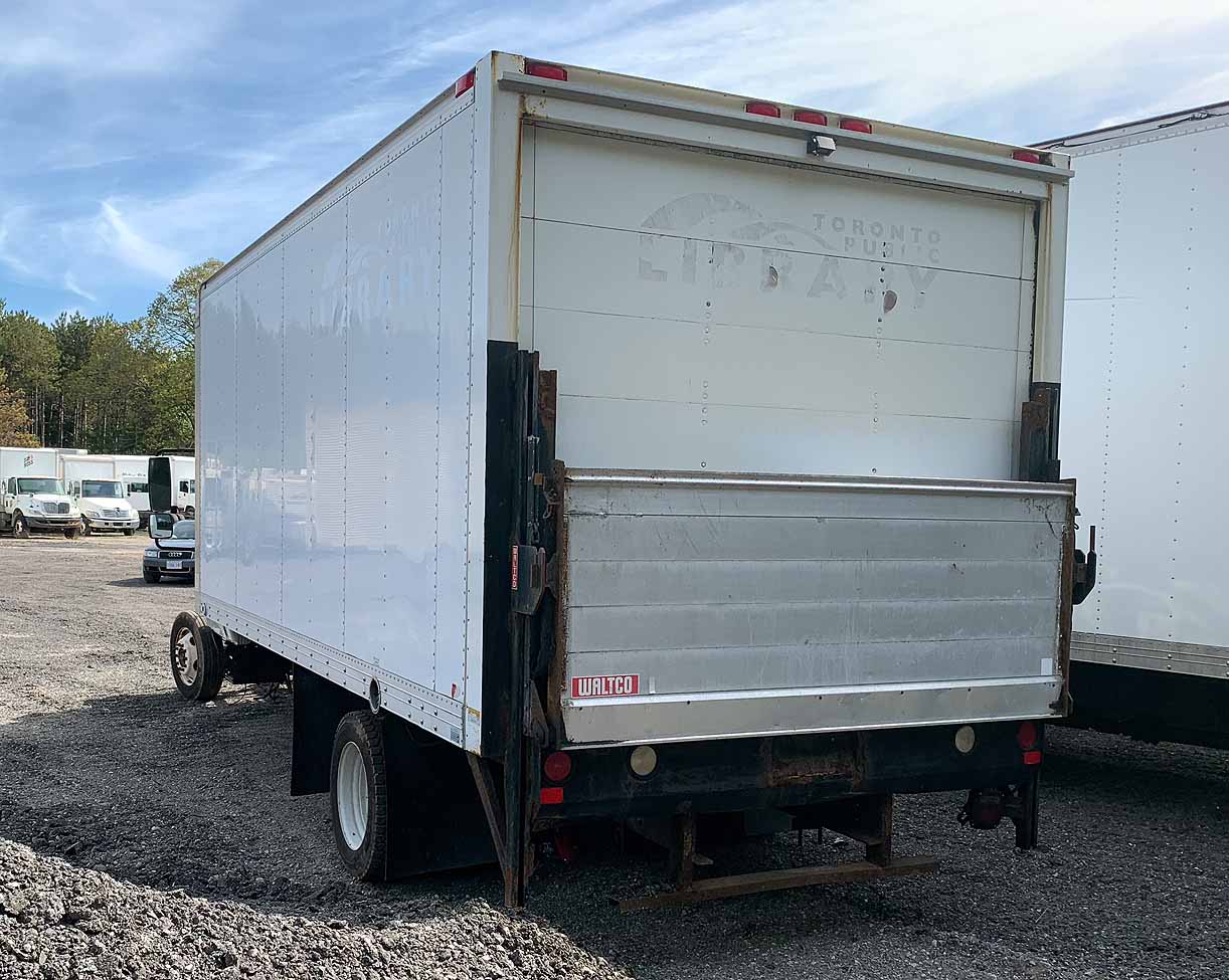 . 18ft Box, 80in Rollup Door, 102in W, Multivans 2012, Liftgate, N#D18-2072 - Image 6