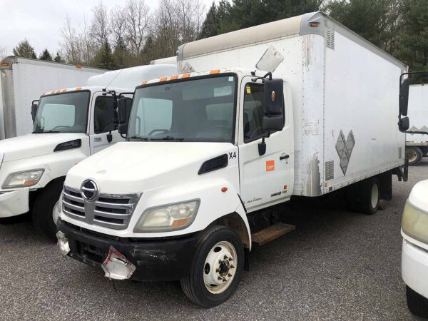 .  Hino 185, 2010, 4.7, AT-HB, 18ft Box, vented, Morgan, Liftgate, N#4424