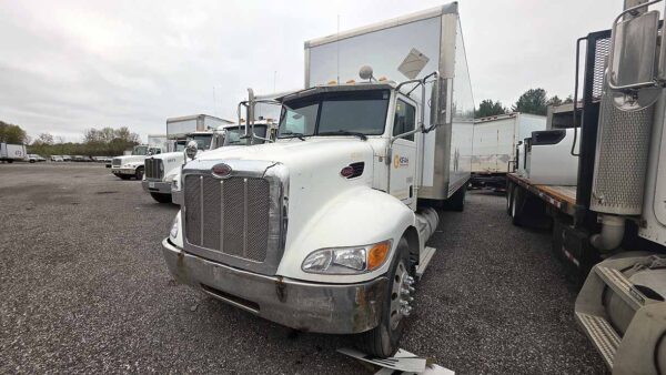 .  Peterbilt 335, 2006, Cummins 8.3L, MT-AB, 26ft Box, 96in +Side D, r, N#6317