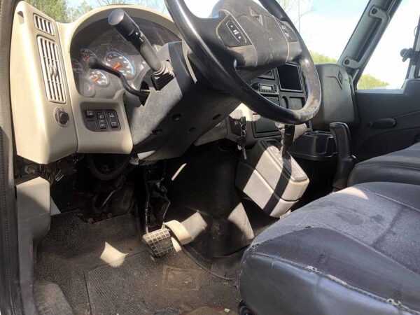 .  International 4300, 2011, 7.6L, AT-HB, 26ft Box, 86in Door, N#2009 - Image 12