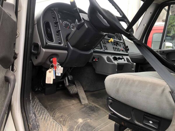 .  Freightliner M2, 2014, Cummins ISL 8.9L 300hp, AT-AB, cab & chassis, r, N#9448 - Image 24