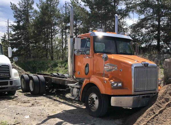 .  Western Star 4900SA, 2007, CAT 11.1L,  MT-AB, 6x4, Cab&Chassis, orange, N#8813