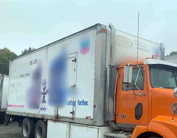 .   26ft Box, 96in Door, 102in W, 104in Int H, Tailgate, N#D26-8813