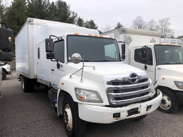 .  Hino 268, 2018, 7.6L, AT-AB, Sleeper, 20ft Box, 96in Barn D, r, N#9029 - Image 3