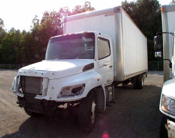 .  Hino 338, 2016, 7.6L, AT-HB, 24ft Box, 96in Door, TG, N#2906 - Image 3