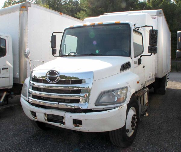 .  Hino 268, 2018, 7.6L, AT-AB, Sleeper, 20ft Box, 96in Barn Doors, N#9029 - Image 2