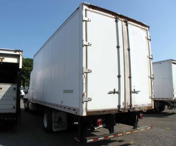 .  Hino 268, 2018, 7.6L, AT-AB, Sleeper, 20ft Box, 96in Barn Doors, N#9029 - Image 4