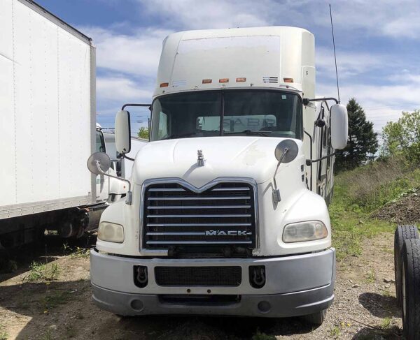 .  Mack CXU613, 2013, 10.8L, MT-AB, Daycab Tractor, Tandem, F#1827 - Image 3