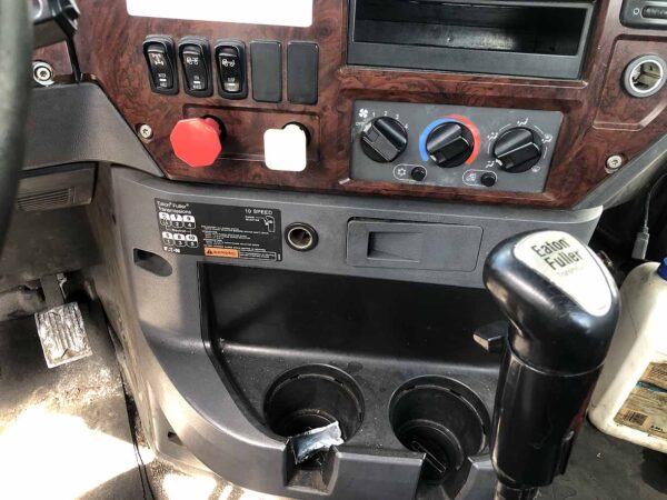 .  Mack CXU613, 2013, 10.8L, MT-AB, Daycab Tractor, Tandem, F#1827 - Image 24