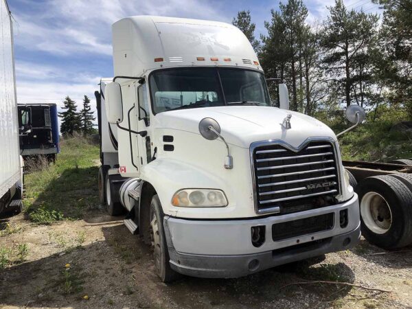 .  Mack CXU613, 2013, 10.8L, MT-AB, Daycab Tractor, Tandem, F#1827 - Image 4