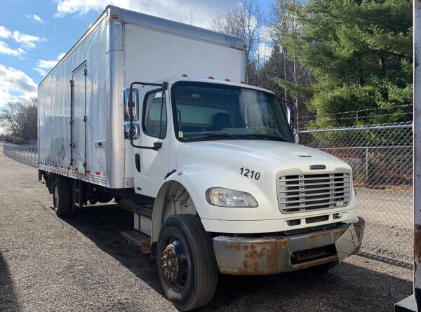 .  Freightliner M2, 2012, Cummins 8.3L, AT-AB, 26ft Box, 96in +SD, TG, r, N#7433