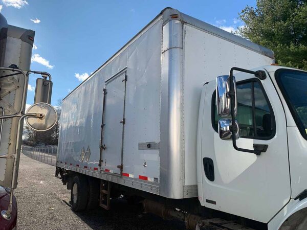 .  Freightliner M2, 2012, Cummins 8.3L, AT-AB, 26ft Box, 96in +SD, TG, r, N#7433 - Image 10