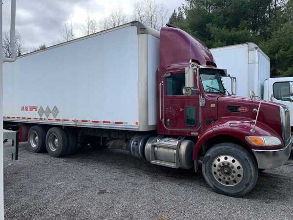 .  Peterbilt 348, 2013, Paccar 8.3L, AT-AB, 6x4, 26ft Box, r, N#1317 - Image 3