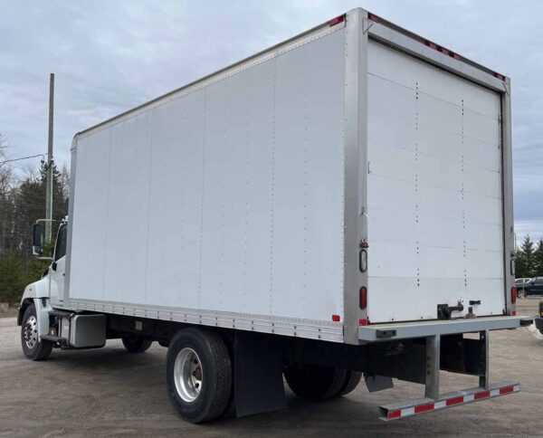 .  Hino 268, 2018, 7.6L, MT-HB, 20ft Box, 96in Door, r, O#3971 - Image 4