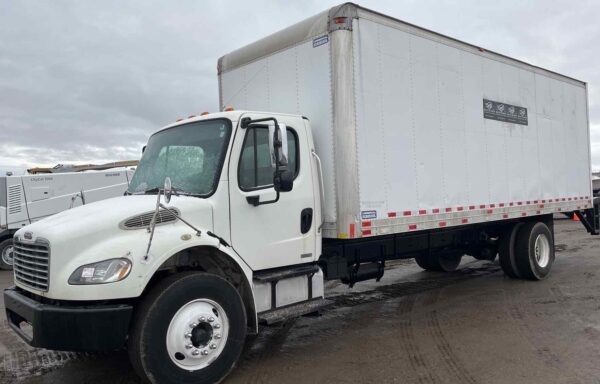 .  Freightliner M2, 2006, CAT 7.2L, MT-AB, 24ft Box, r, O#6448 - Image 10