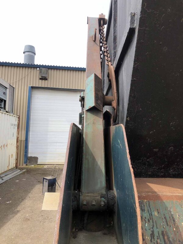 .  Peterbilt 330, 1998, CAT 7.2L 3126, MT-AB, Bin Truck, r, F#6570 - Image 11
