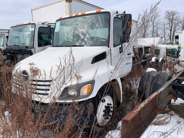 .  Hino 268, 2005, J08E 220hp, MT-HB, C&C, O#2613