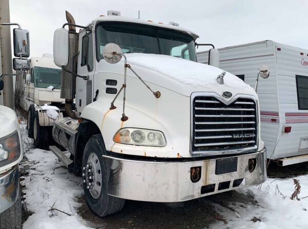 .  Mack CX613, 2003, 12L, MT-AB, Tractor, r, O#3820