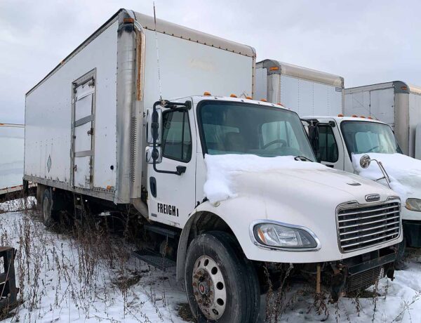 .  Freightliner M2, 2007, CAT 7.2L, AT-AB, 26ft Box, SD, r, O#0974