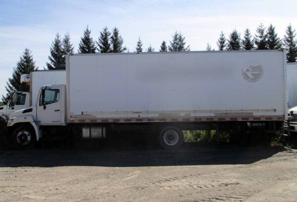 .  Hino 338, 2009, 7.6L, AT-AB, 28ft Box, 96in Door, O#0362 - Image 4