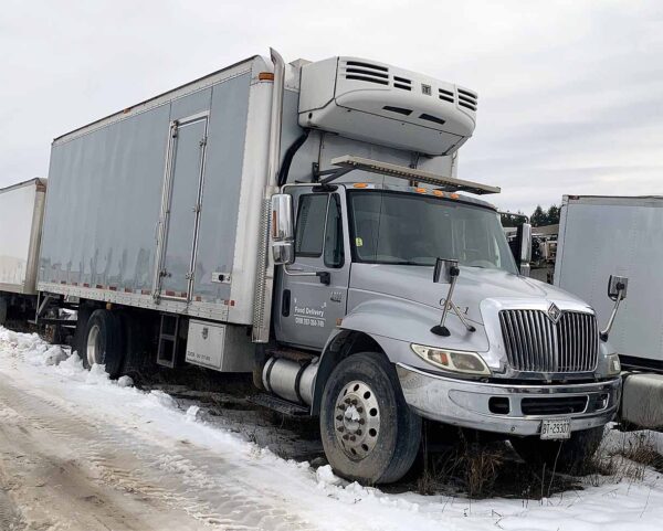 .  International 4300, 2005, 7.6L, MT-AB, 26ft Reefer, ThermoKing, O#8067