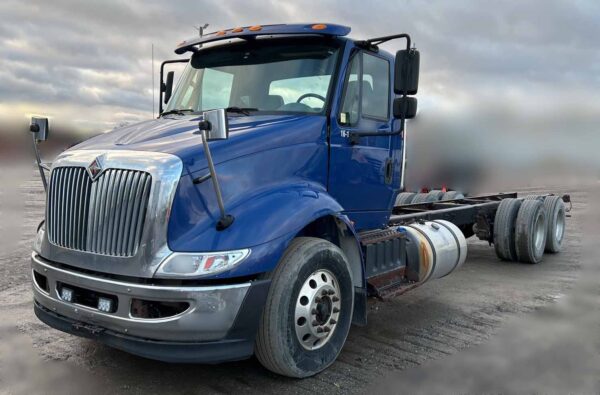 .  International 8600, 2016, 12.4L, AT-AB, Tandem, Cab & Chassis, N#3199