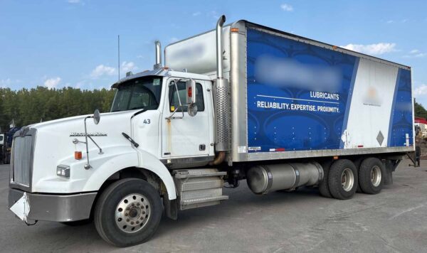 .  Western Star 4900, 2011, 12.8L DD13, MT-AB, 6x4, 26ft Box,  96in +Side D, TG, r, N#5900 - Image 3