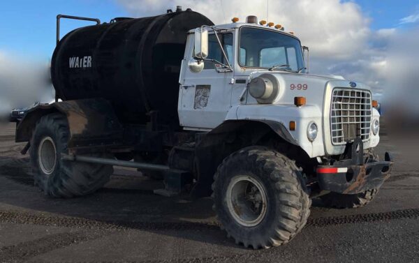 .  Ford 6500 (LN8000?), 1985, CAT 10.4L, AB, Off-Highway Rigid Water Truck, N#6419