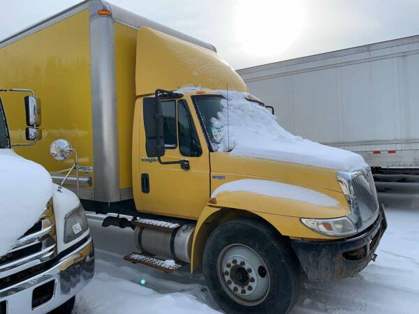 .  International 4300, 2014, 6.4L, AT-HB, 26ft Box, 90in D, TG, yellow, N#3768 - Image 3