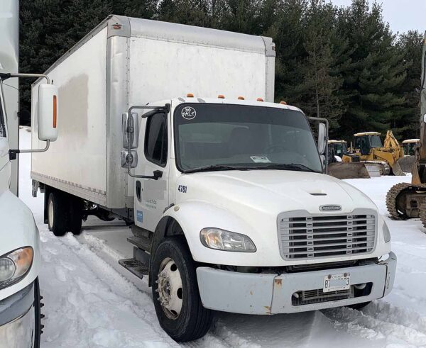 .  Freightliner M2, 2016, Cummins 6.7L, AT-HB, 26ft Box, 90in D, TG, r, N#1629 - Image 3