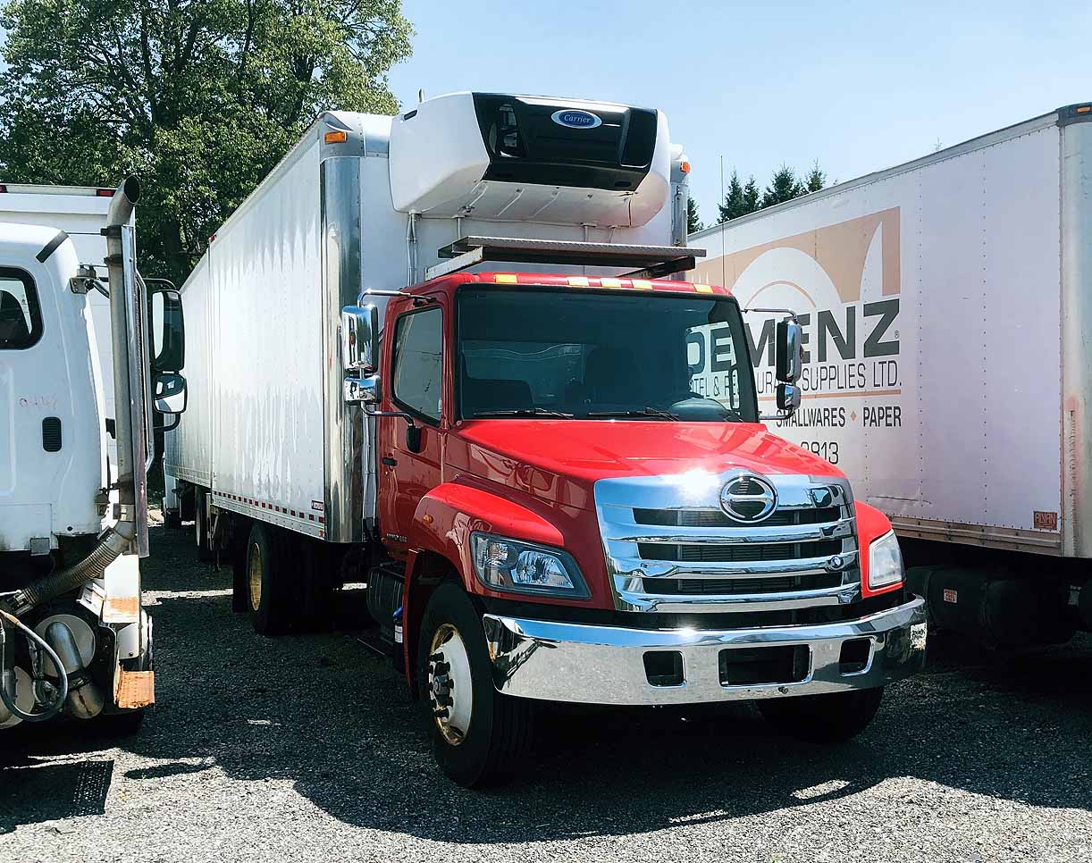 . Hino 268, 2018, 7.6L, AT-HB, red, 18ft Reefer, 90in Door, Carrier, N#8672