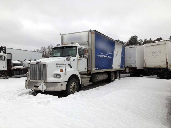 .  Western Star 4900, 2011, 12.8L DD13, MT-AB, 6x4, 26ft Box,  96in +Side D, TG, r, N#5900 - Image 19