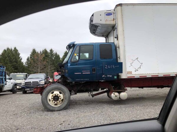 .  International 7400, 2015, PARTING OUT, Auto T, 28ft Reefer, Carrier, N#2019