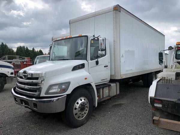.  Hino 338, 2018, 7.6L, AutoT, HydrB, 26ft Box, 96in +SD, TailGate, r, N#3896
