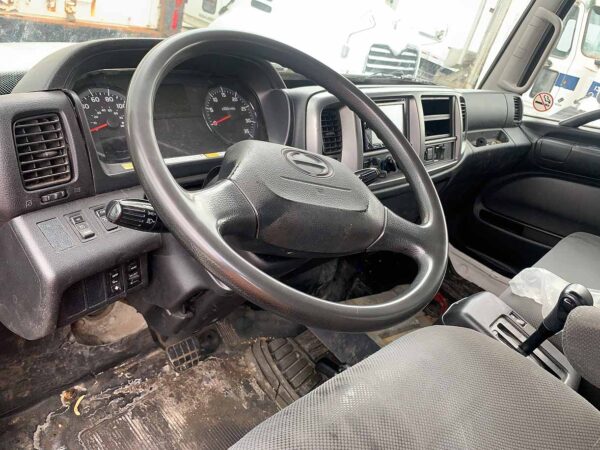 .  Hino 338, 2018, 7.6L, AutoT, HydrB, 26ft Box, 96in +SD, TailGate, r, N#3896 - Image 12