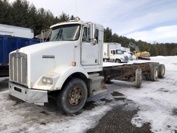 .  Kenworth T800, 2002, CAT 10.3L, MT-AB, Cab & Chassis, N#5442 - Image 2