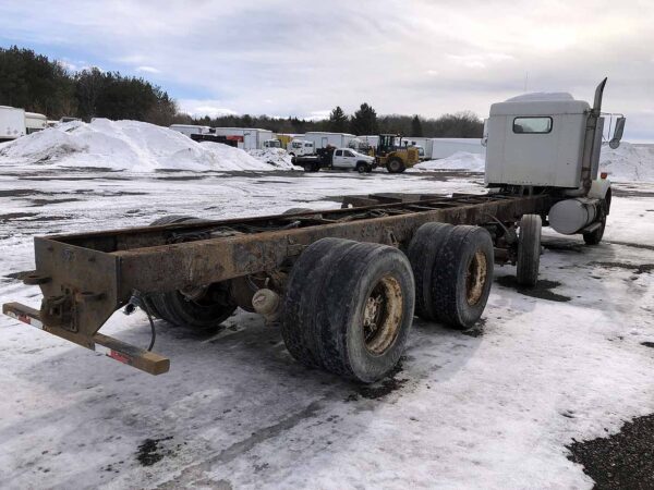 .  Kenworth T800, 2002, CAT 10.3L, MT-AB, Cab & Chassis, N#5442 - Image 10