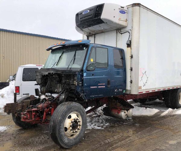 .  International 7400, 2015, PARTING OUT, Auto T, 28ft Reefer, Carrier, F#2019 - Image 56