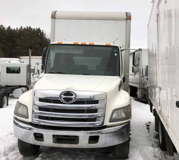 .  Hino 338, 2015, 7.6L, Auto T, Hydr B, 26ft Box, N#2670 - Image 3