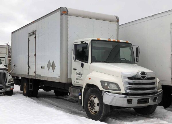 .  Hino 338, 2015, 7.6L, Auto T, Hydr B, 26ft Box, N#2670