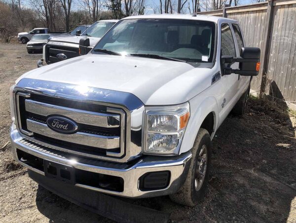 .   Ford F350 XLT, 2015, 6.7L Diesel, Crewcab, 4x4, Pickup, F#6310 - Image 3