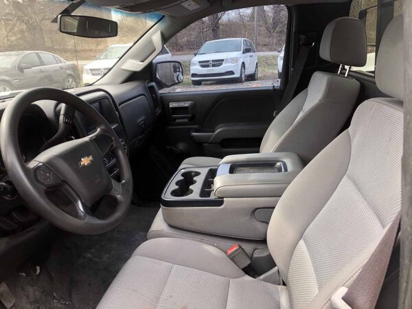.   Chevrolet Silverado 1500, 2017, 4.3L gas, 4x2, Pickup, F#1737 - Image 13