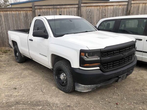 .   Chevrolet Silverado 1500, 2017, 4.3L gas, 4x2, Pickup, F#1737