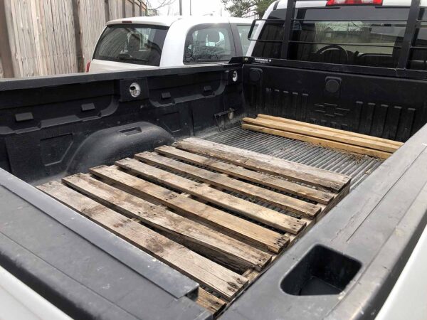 .   Chevrolet Silverado 1500, 2017, 4.3L gas, 4x2, Pickup, F#1737 - Image 7
