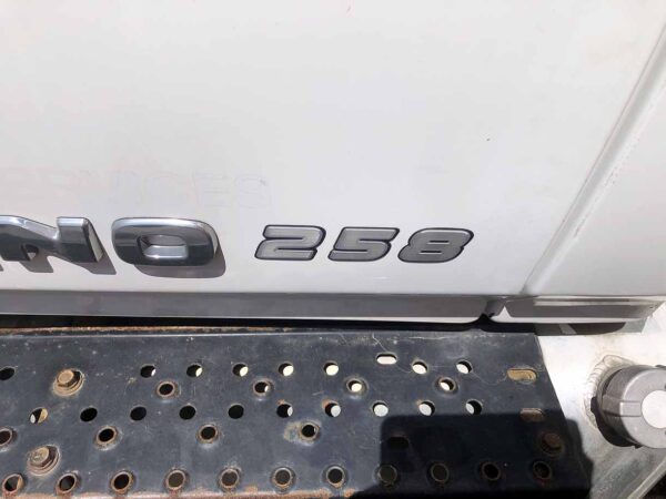 .  Hino 258, 2018, 7.6L, AT-HB, 20ft Reefer, 84in D, Carrier, F#2162 - Image 11